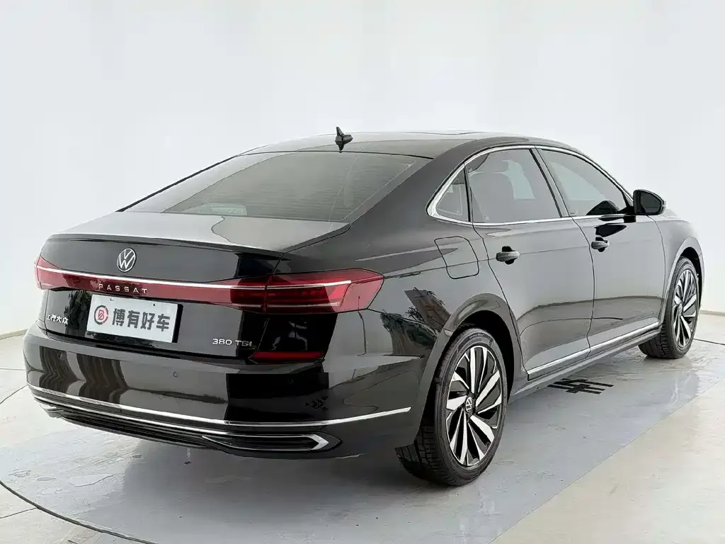 Volkswagen Passat — фото 5