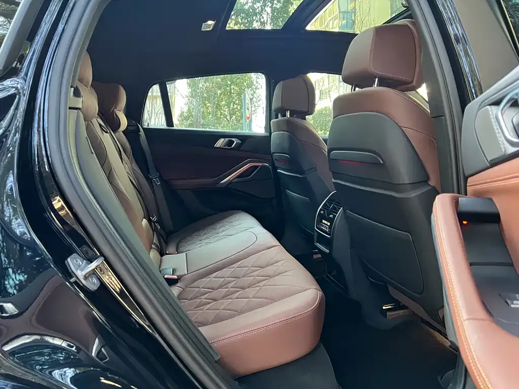 BMW X6 2023 из CN, фото 3