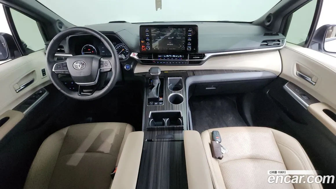 Toyota Sienna 2023 из KR, фото 3