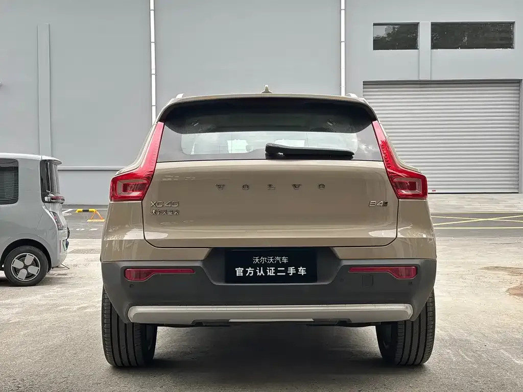 Volvo XC40 — фото 2
