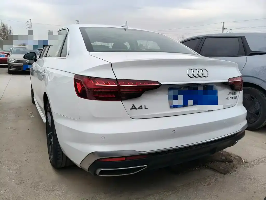 Audi A4L 2023 из CN, фото 10