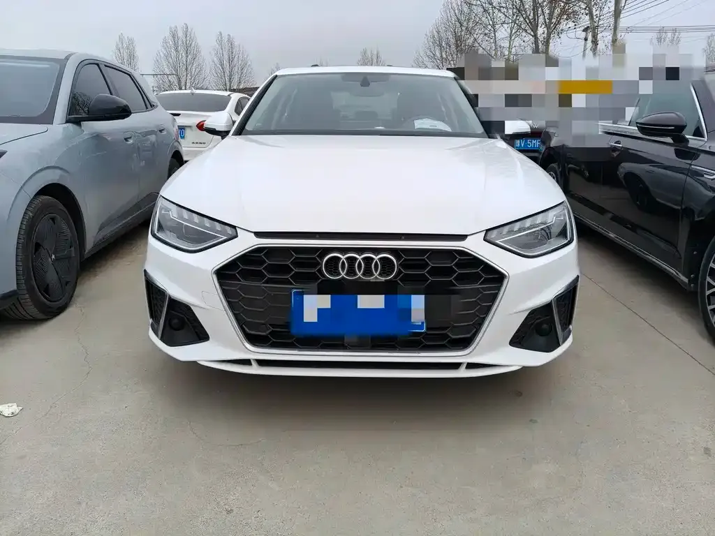 Audi A4L 2023 из CN, фото 6
