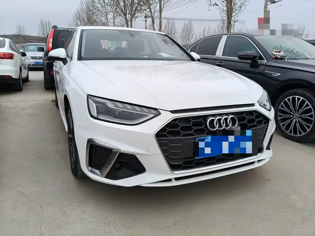 Audi A4L 2023 из CN, фото 2