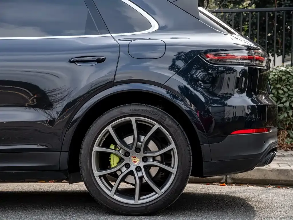 Porsche Cayenne Hybrid 2021 из CN, фото 3
