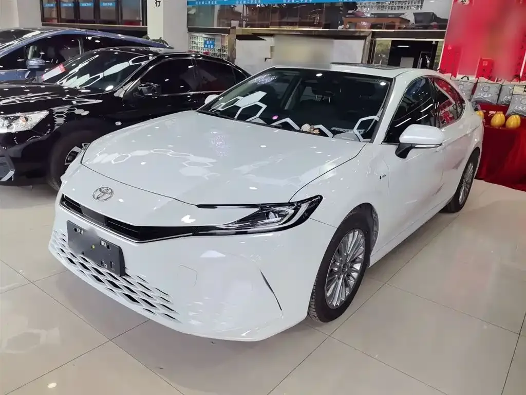 Toyota Camry 2025 из CN, фото 1