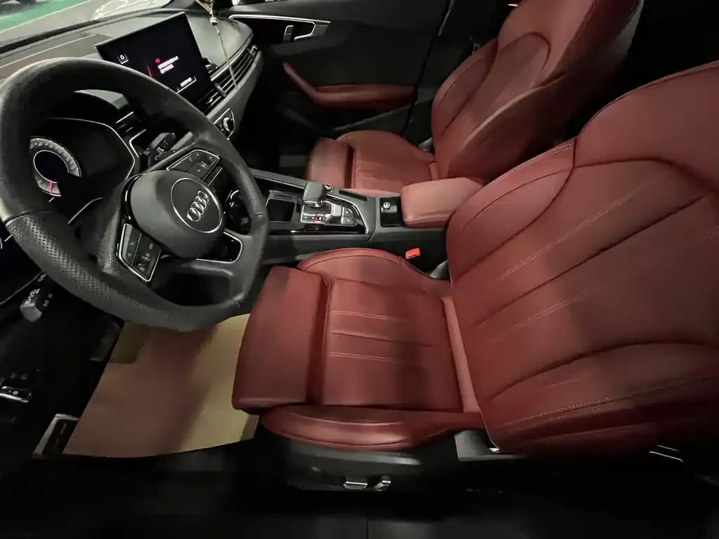Audi A4L 2024 из CN, фото 2
