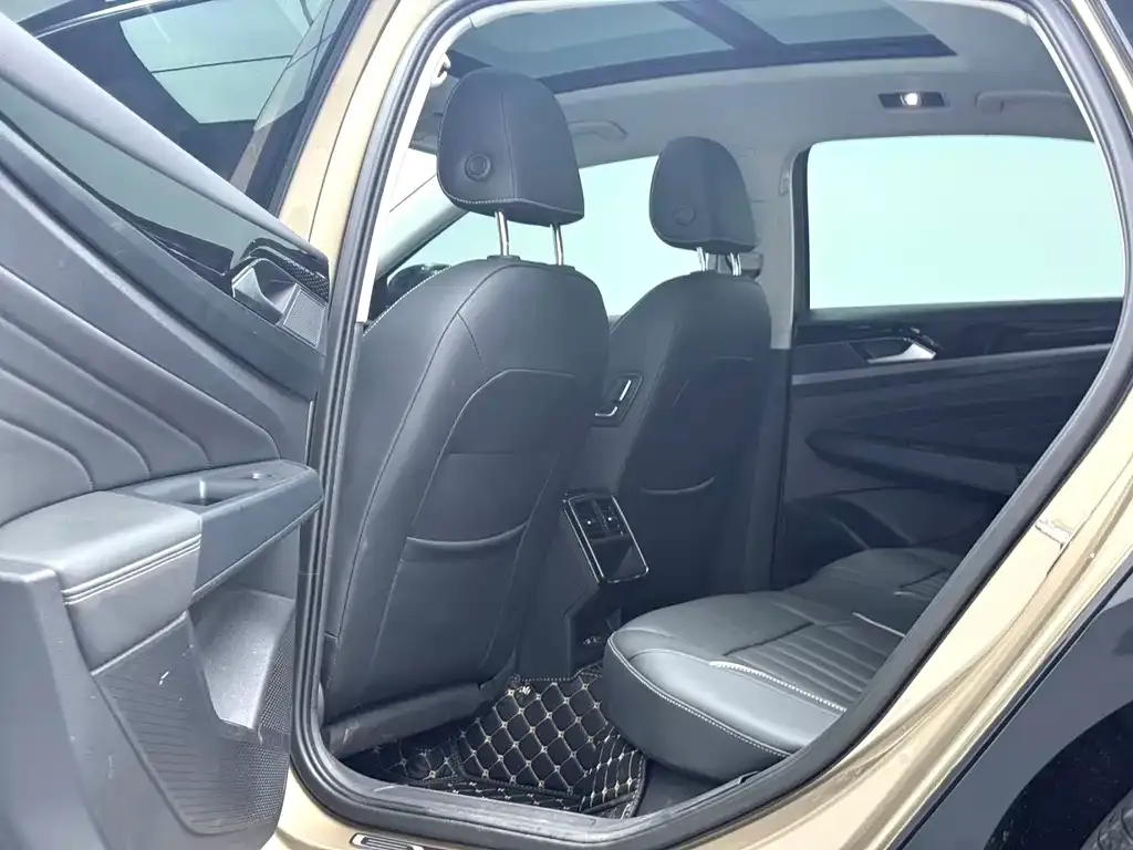 Volkswagen Passat 2022 из CN, фото 5