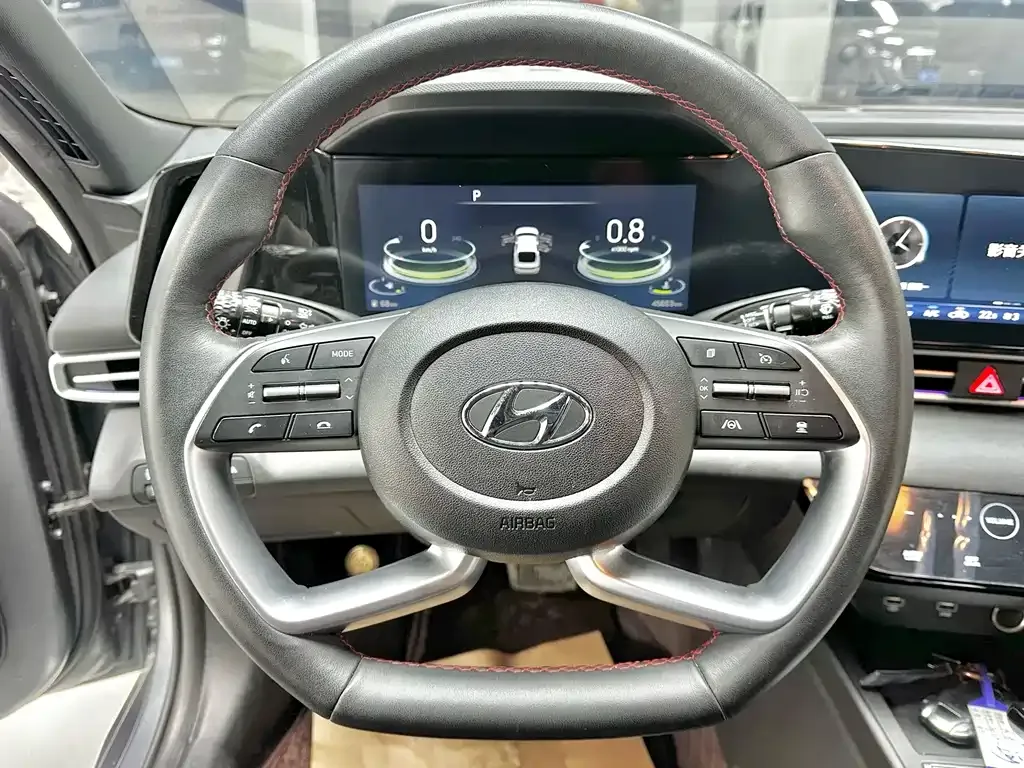 Hyundai Elantra 2023 из CN, фото 10