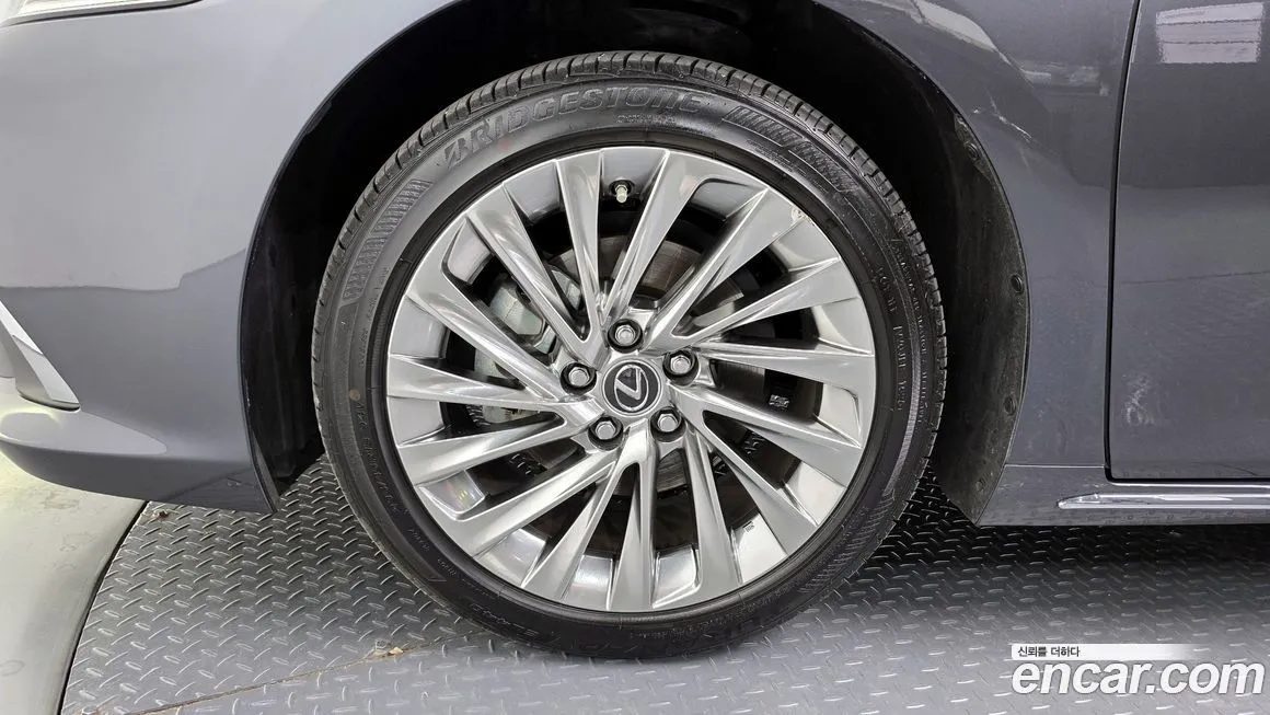 Lexus ES 2026 из KR, фото 7