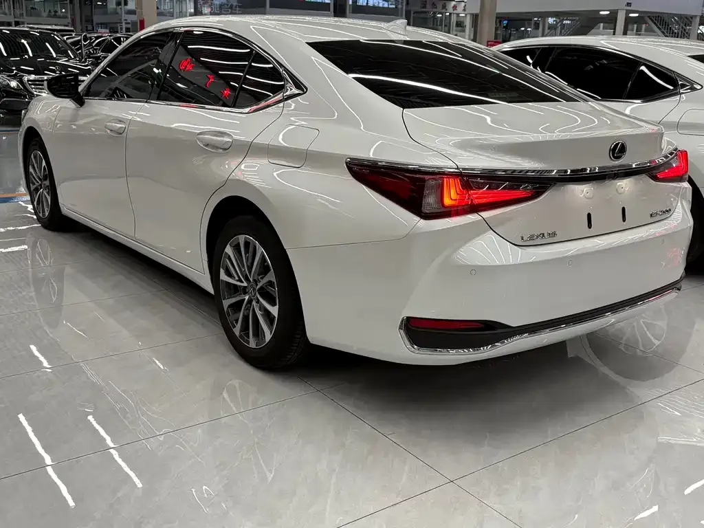 Lexus ES 2024 из CN, фото 5