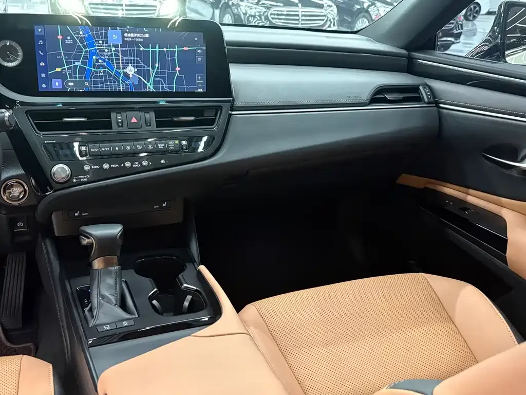 Lexus ES 2024 из CN, фото 3