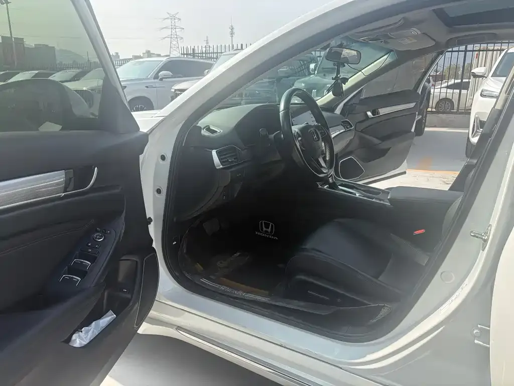 Honda Accord 2021 из CN, фото 2