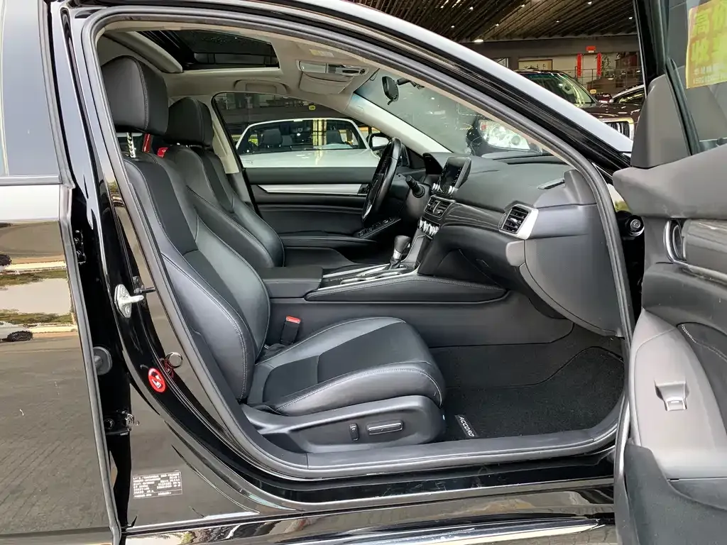 Honda Accord 2021 из CN, фото 2