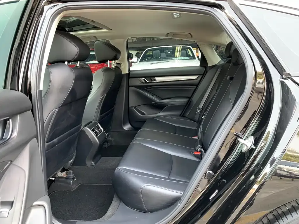 Honda Accord 2021 из CN, фото 6