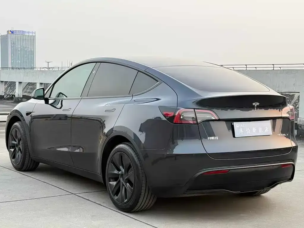 Tesla Model Y 2024 из CN, фото 8