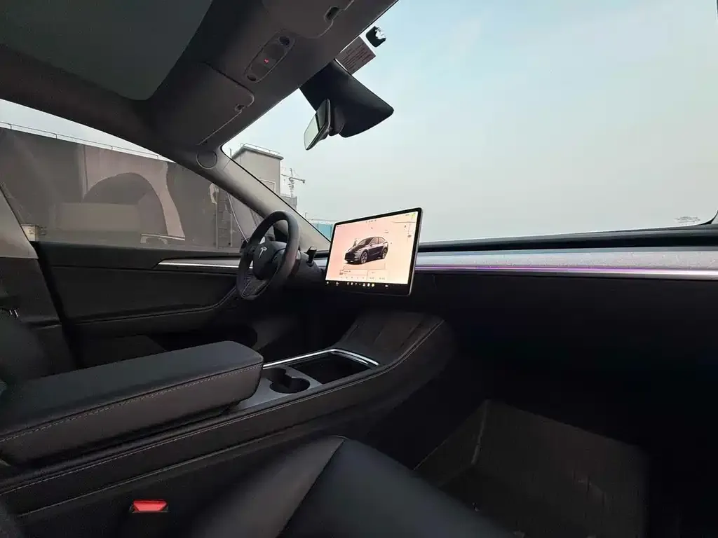 Tesla Model Y 2024 из CN, фото 5