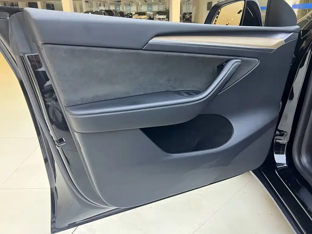 Tesla Model Y 2022 из CN, фото 8