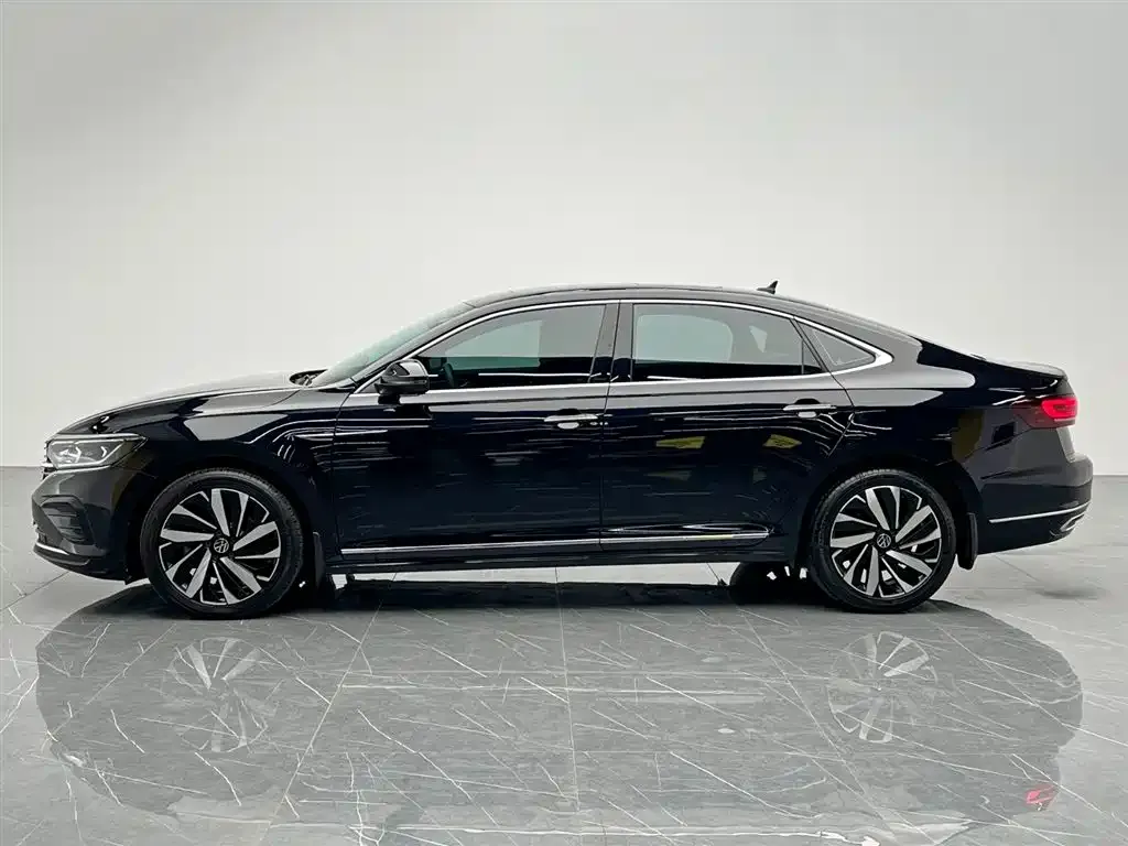 Volkswagen Passat — фото 7