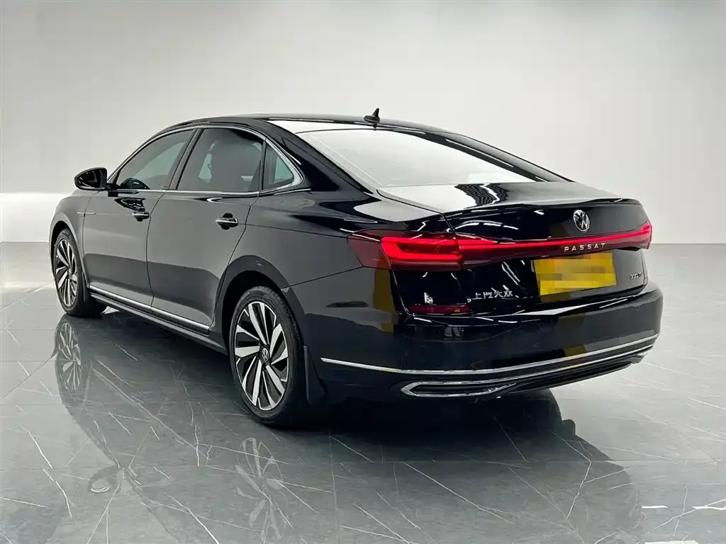Volkswagen Passat — фото 9