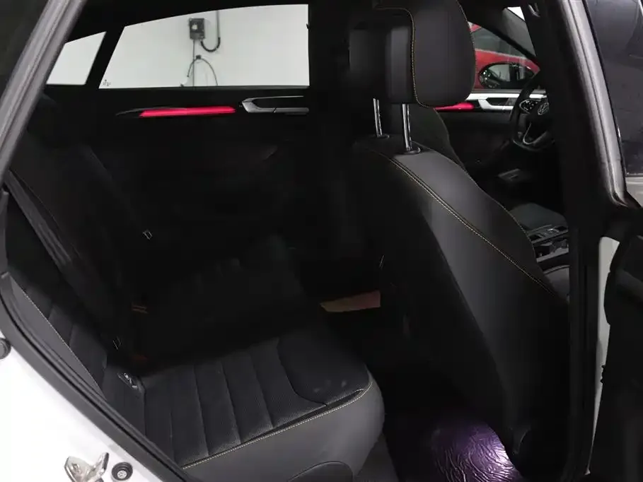 Volkswagen CC 2023 из CN, фото 9