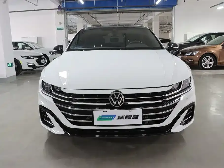 Volkswagen CC 2023 из CN, фото 4