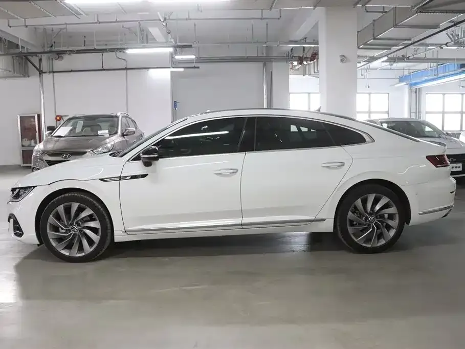 Volkswagen CC 2023 из CN, фото 3
