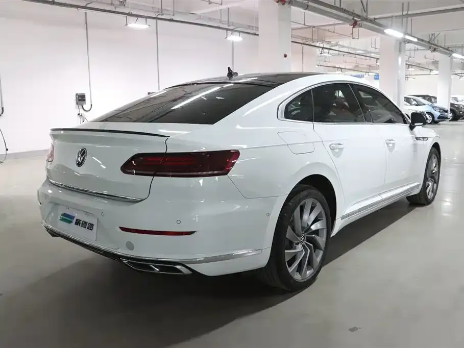 Volkswagen CC 2023 из CN, фото 8