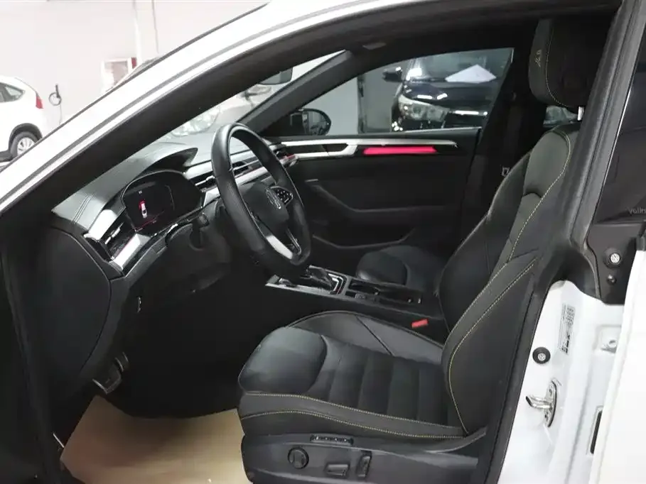 Volkswagen CC 2023 из CN, фото 7