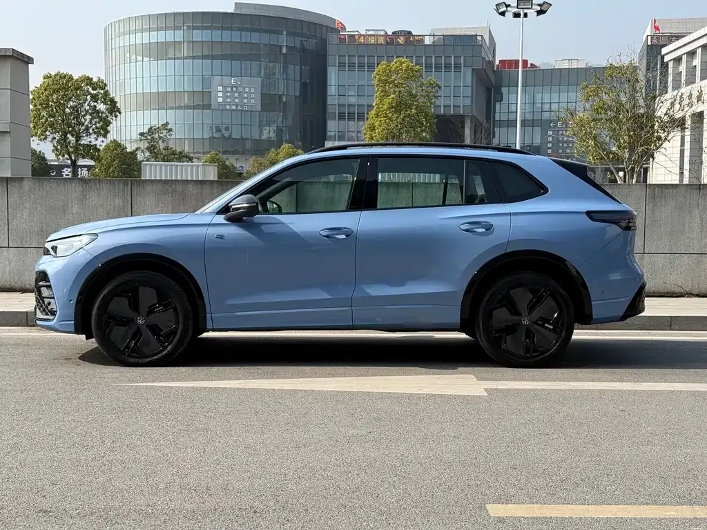 Volkswagen Tiguan L 2024 из CN, фото 10