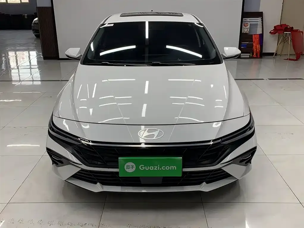 Hyundai Elantra — фото 4
