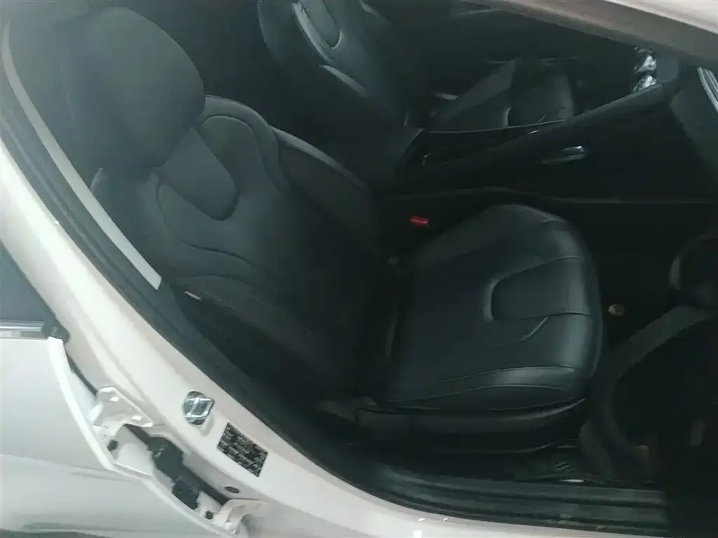Hyundai Elantra — фото 3
