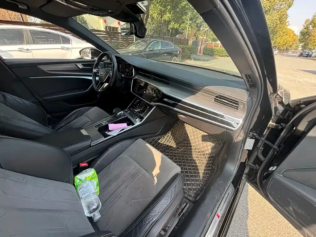 Audi A6L 2021 из CN, фото 3
