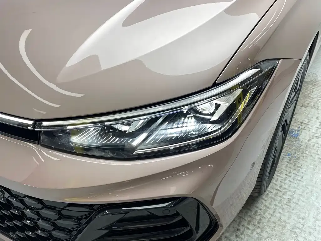 Volkswagen Passat 2024 из CN, фото 7