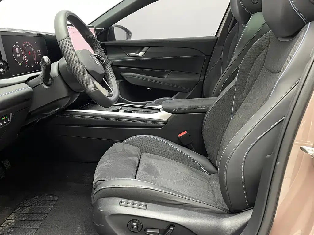 Volkswagen Passat 2024 из CN, фото 8