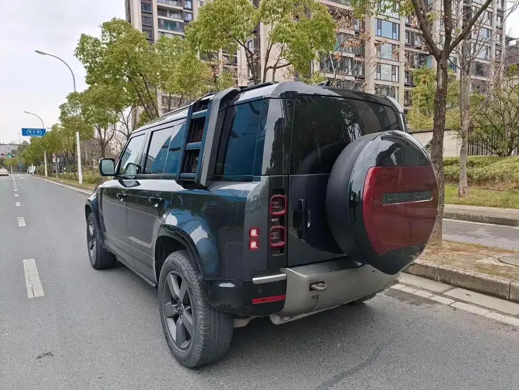 Land Rover Defender — фото 10