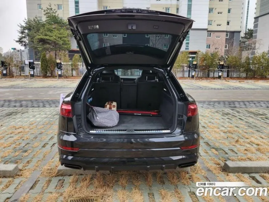 Audi Q8 2025 из KR, фото 9