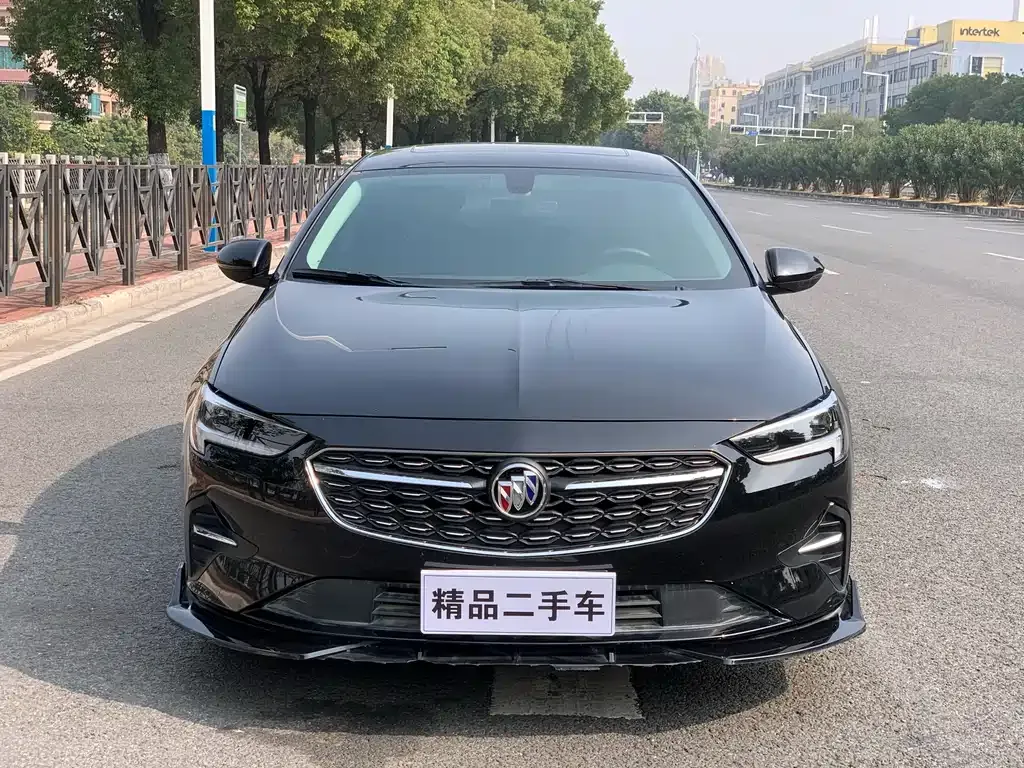 Buick Regal — фото 1