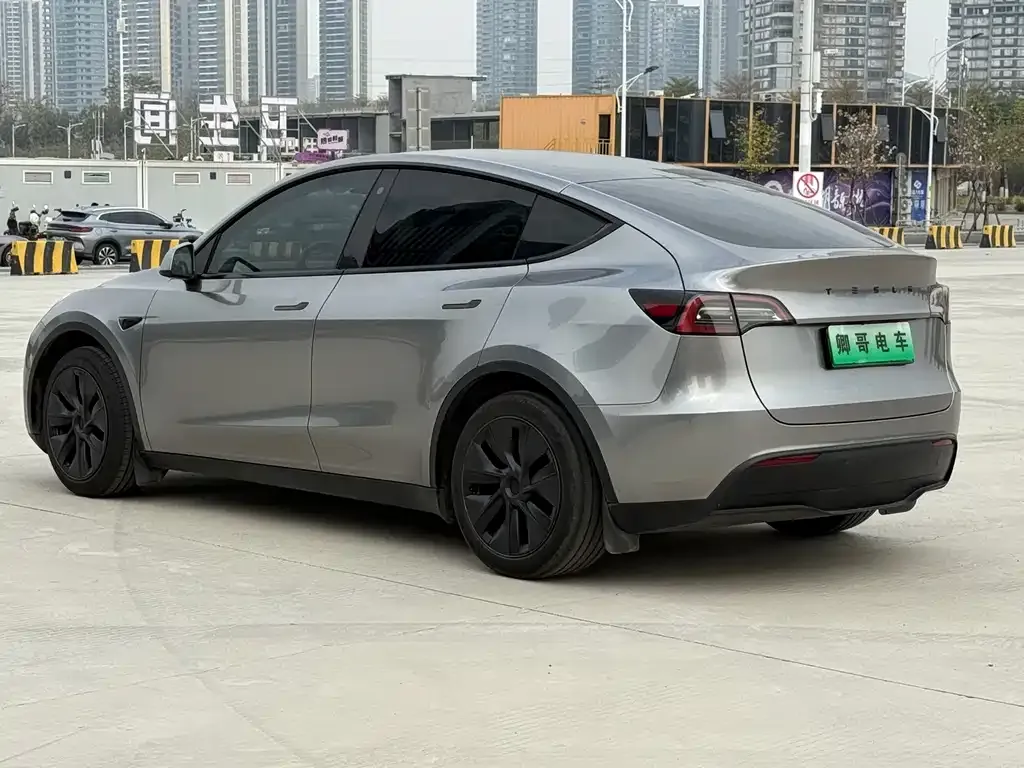 Tesla Model Y 2023 из CN, фото 9