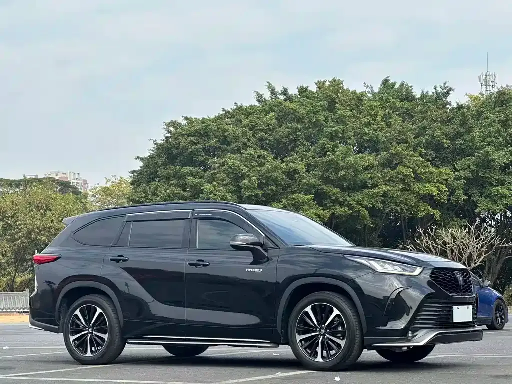 Toyota Crown Kluger 2023 из CN, фото 9