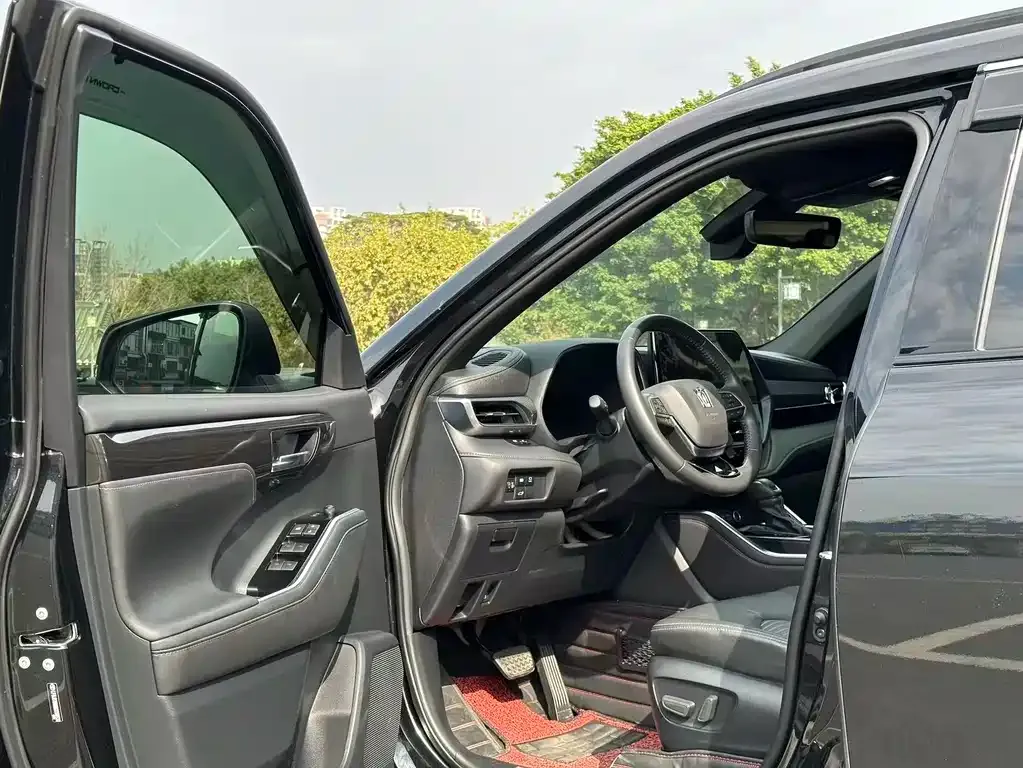 Toyota Crown Kluger 2023 из CN, фото 2