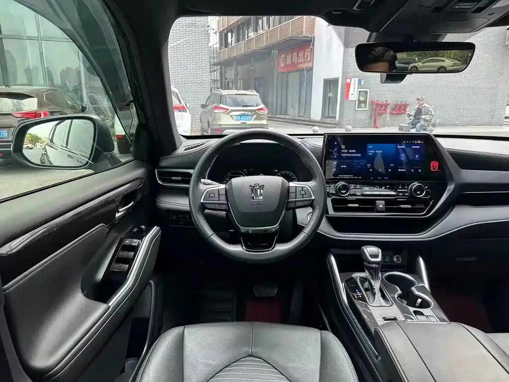 Toyota Crown Kluger 2023 из CN, фото 3