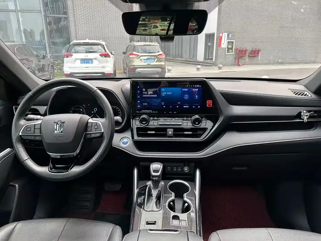 Toyota Crown Kluger 2023 из CN, фото 6