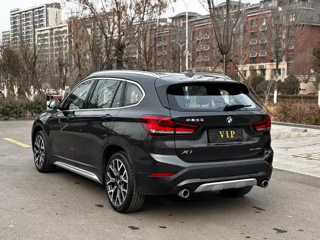 BMW X1 — фото 9