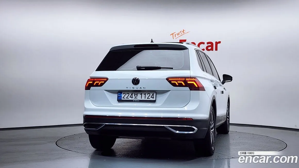 Volkswagen Tiguan — фото 4