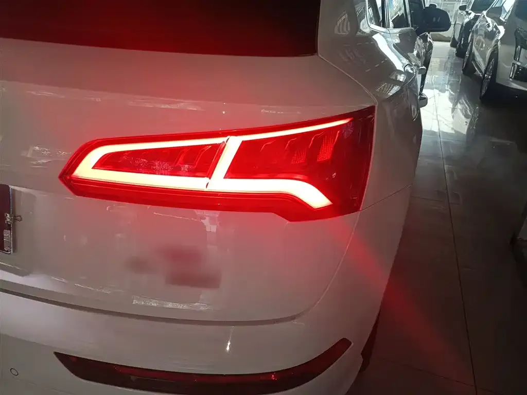 Audi Q5L 2021 из CN, фото 4