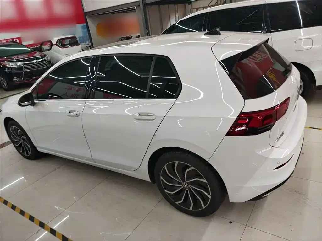 Volkswagen Golf 2024 из CN, фото 9