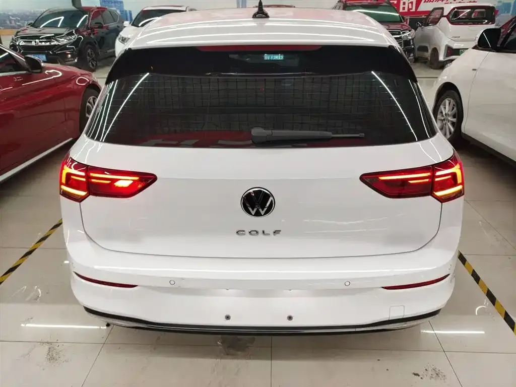 Volkswagen Golf 2024 из CN, фото 3