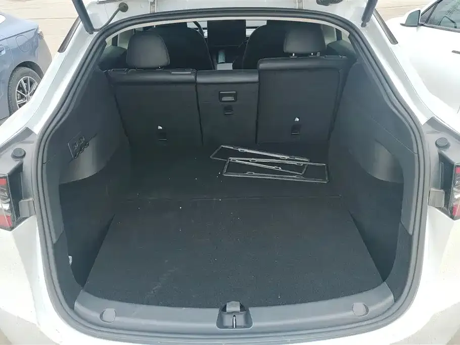 Tesla Model Y 2024 из CN, фото 4