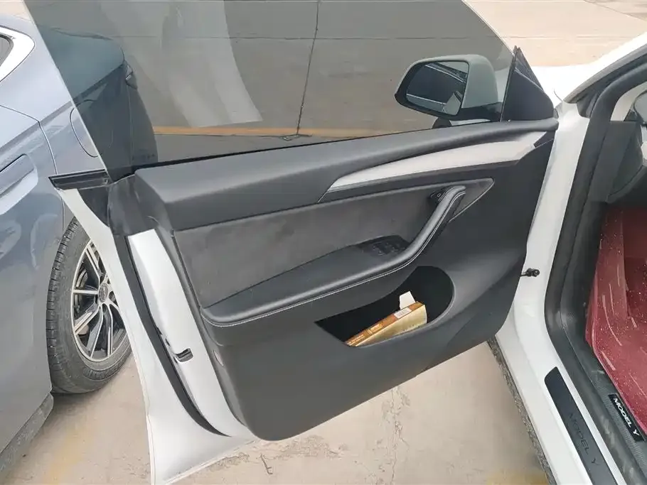 Tesla Model Y 2024 из CN, фото 3