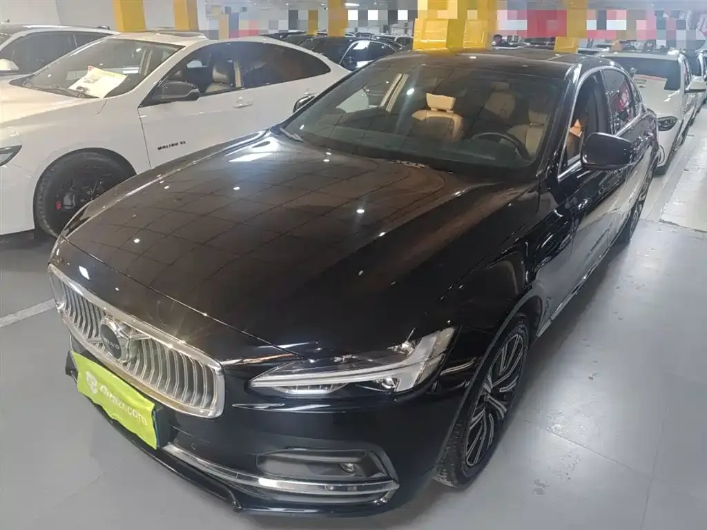 Volvo S90 — фото 1